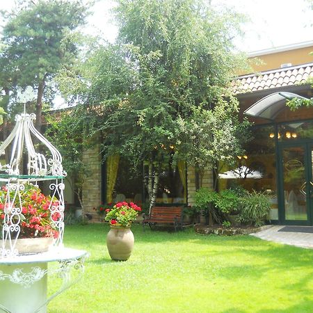 Hotel Il Rustichello Lonato Exterior photo