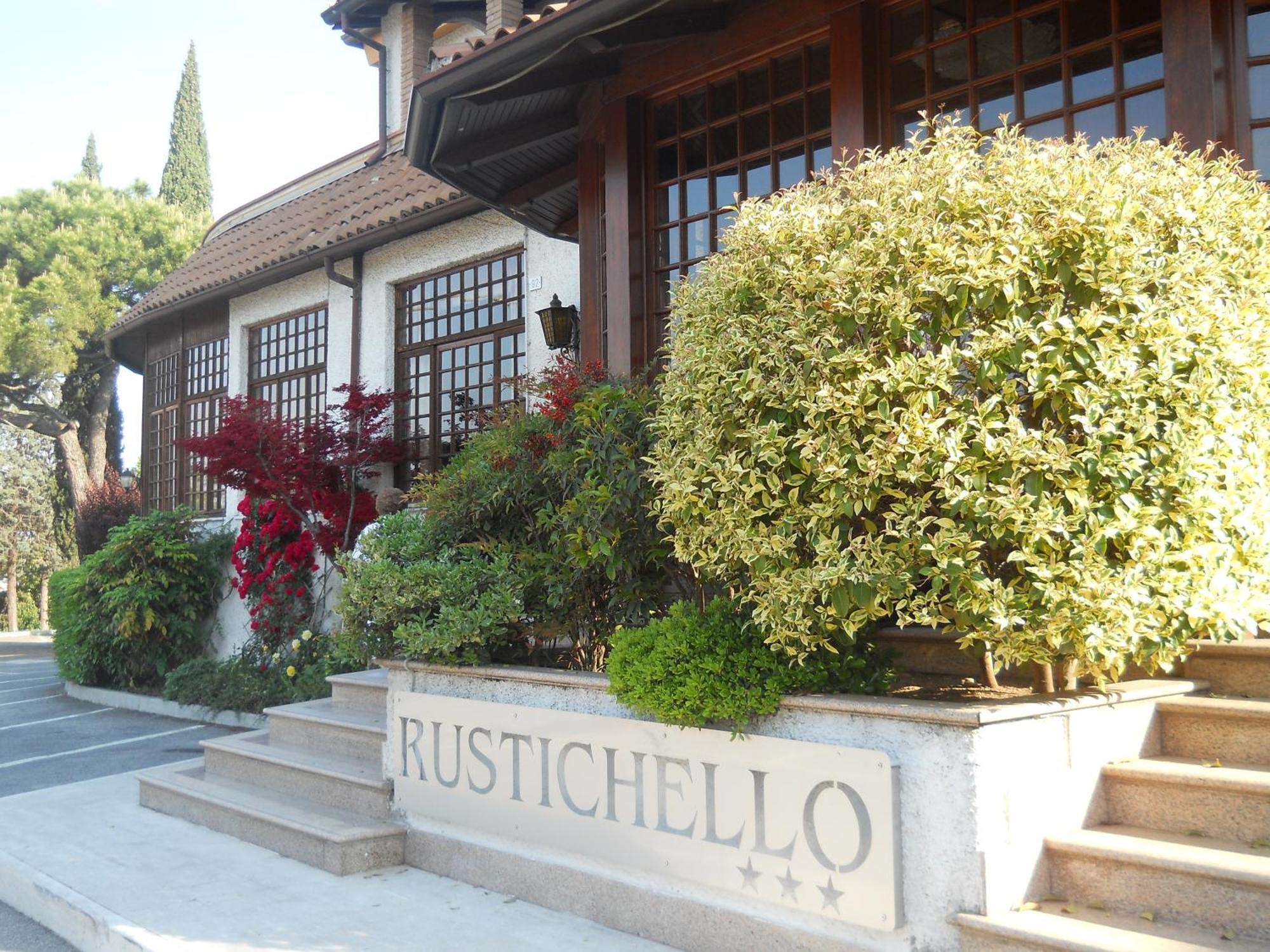 Hotel Il Rustichello Lonato Exterior photo
