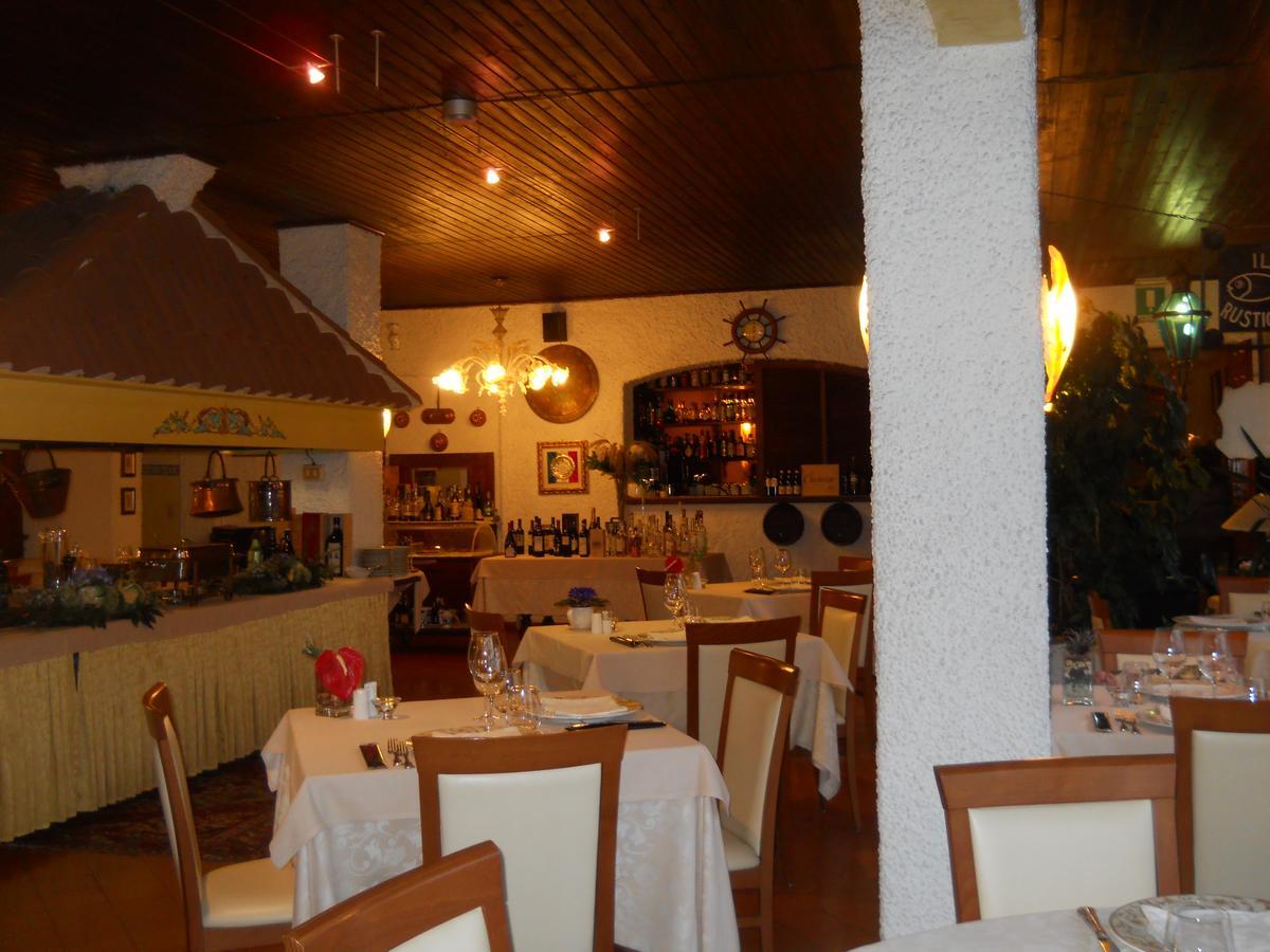 Hotel Il Rustichello Lonato Exterior photo